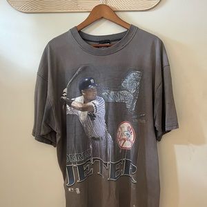 Vintage Derek Jeter Licensed Tee Men’s XL